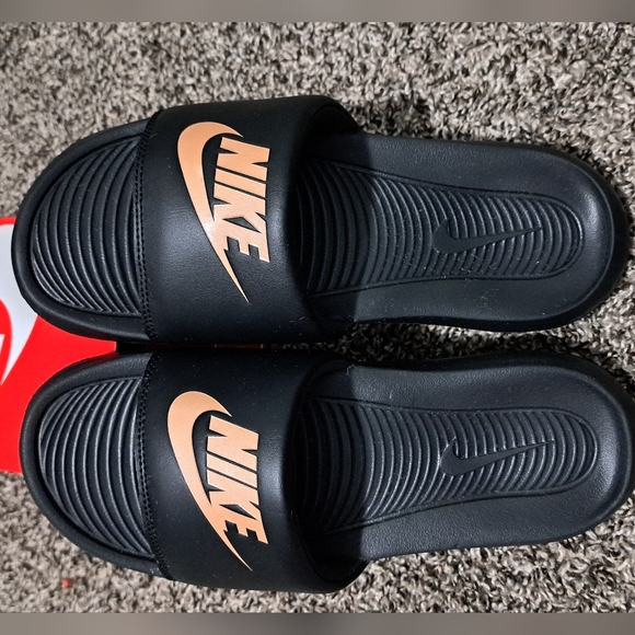 Womens Nike Victori One Slide - Picture 3 of 5